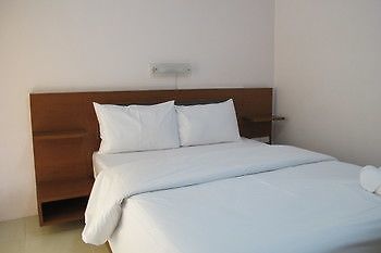 Somjai House Hotell Si Racha Eksteriør bilde