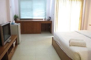 Somjai House Hotell Si Racha Eksteriør bilde